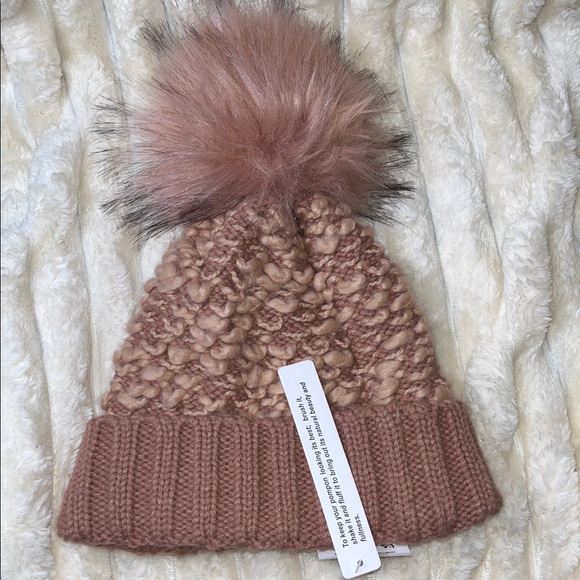 Free People Accessories - NWT Free People Wool Blend Mauve Cozy Knit Beanie w/Faux Fur Pom Pom Great gift.